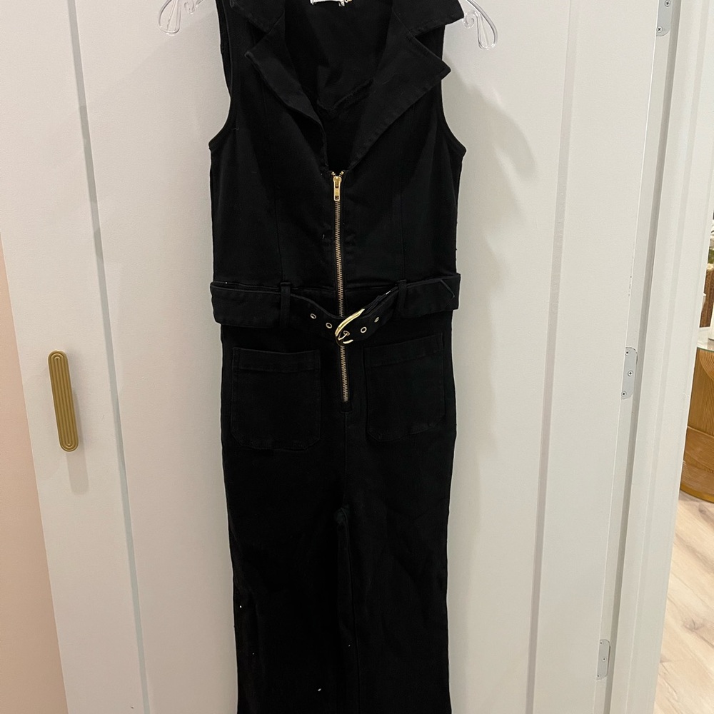 Elegant Black Sleeveless Dress